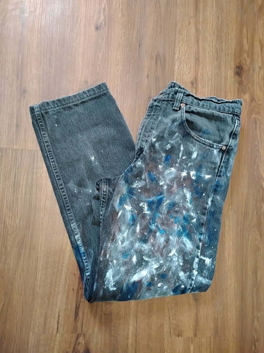 Vintage Levi's 550 Relaxed Painter Distressed Denim Jeans 33x34
